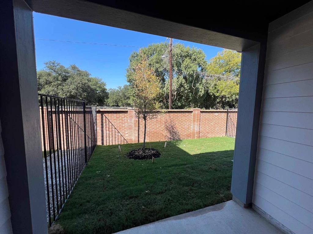 2633 Lost Maples Lane