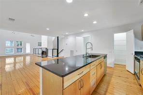 Peak Street Twnhms - Residential Lease