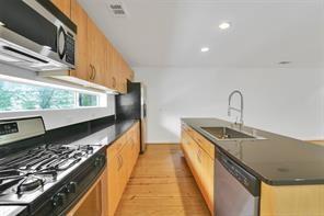 Peak Street Twnhms - Residential Lease