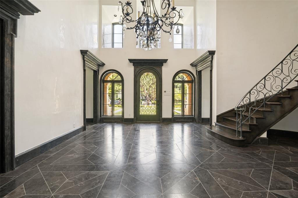 3616 Beverly Drive