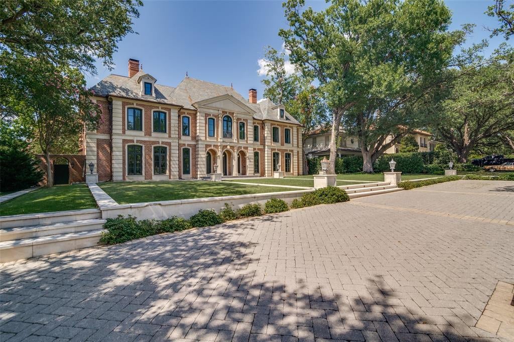3616 Beverly Drive