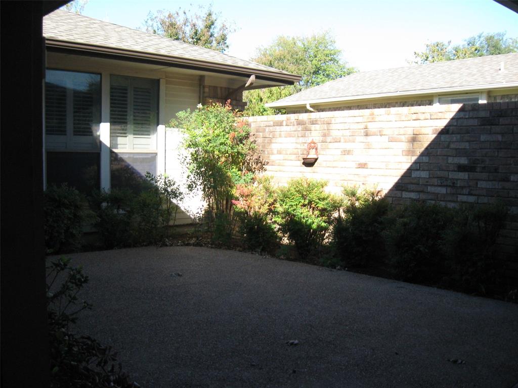 5200 Ledgestone Drive