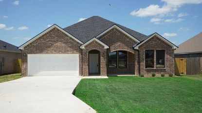 1011 Springview Ln, Mabank, TX