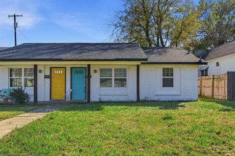 Photo of 224 E Lake Street #224, Sherman, TX 75090 (MLS # 21253595)