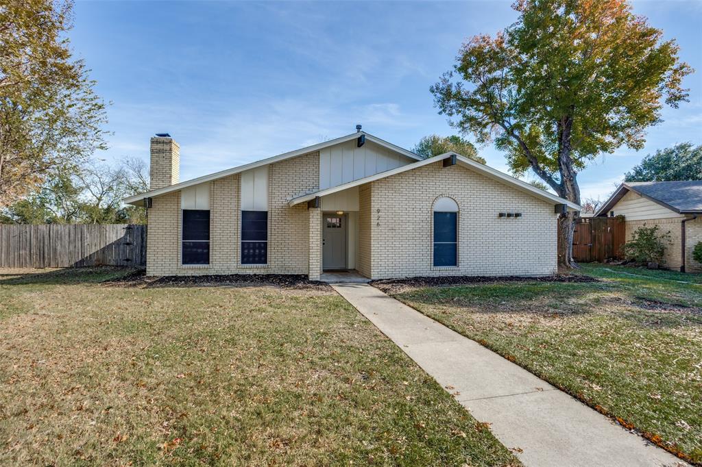 926 Meadowcove Circle