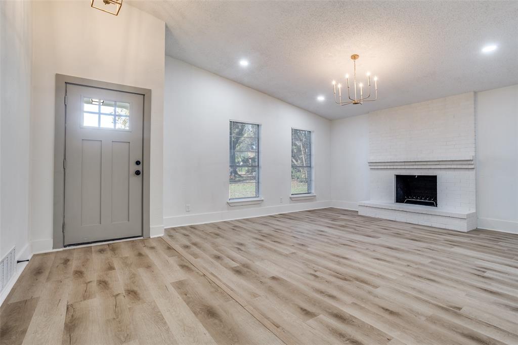 926 Meadowcove Circle