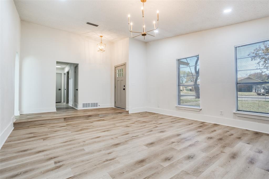 926 Meadowcove Circle