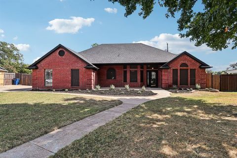 417 Sherwood Court Burleson TX 76028