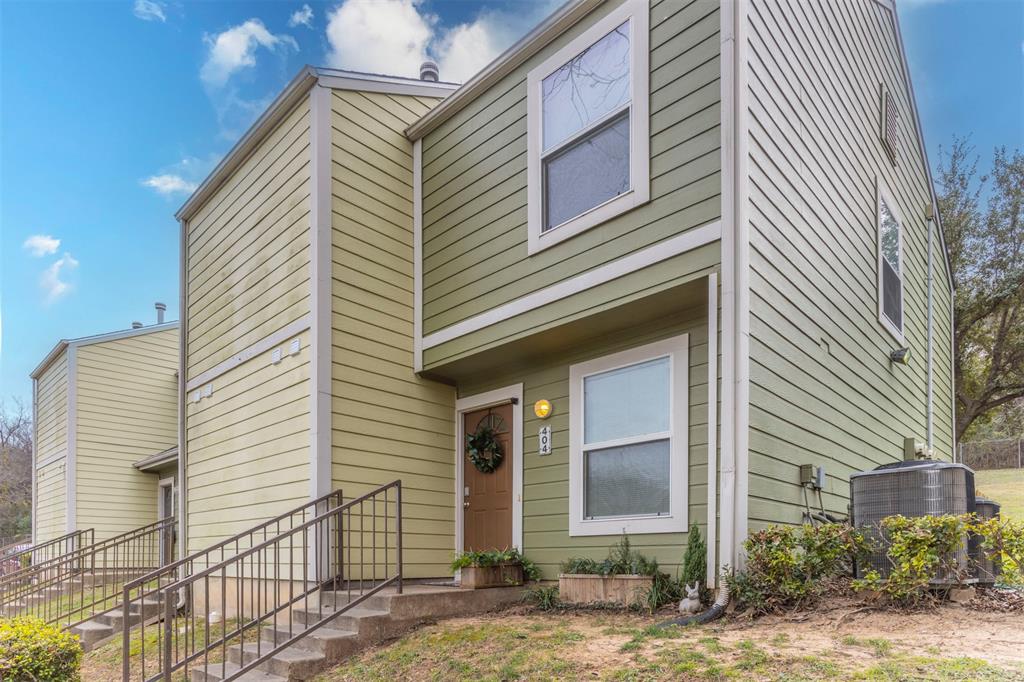 1500 Lake Shore Drive 404