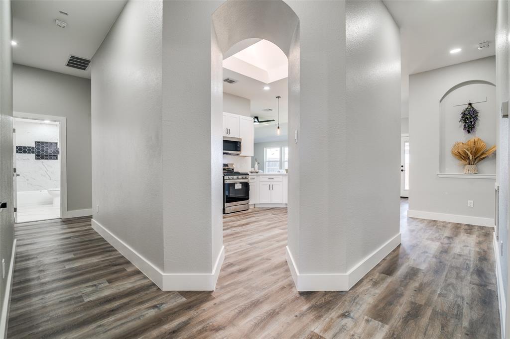 2520 Cantura Drive