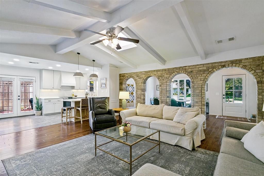 2736 Grandview Drive