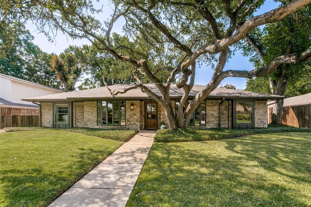 2736 Grandview Drive