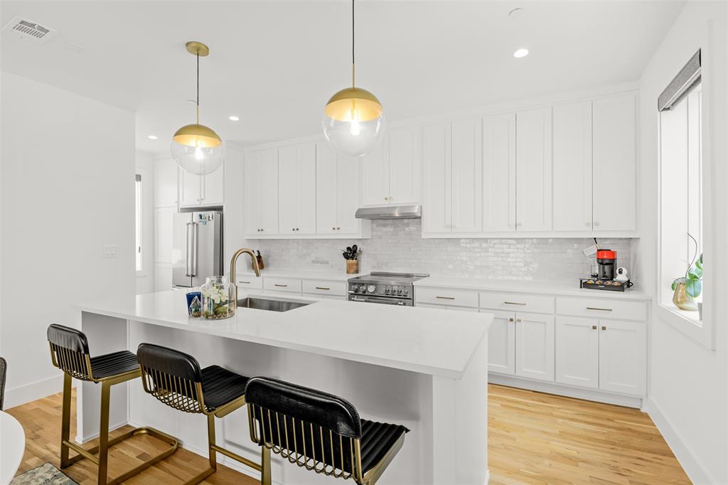 7207 Gaston Avenue 1303