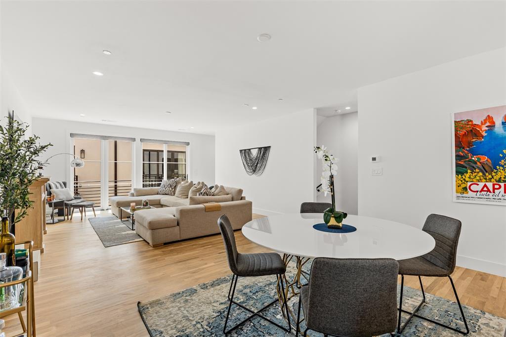 7207 Gaston Avenue 1303