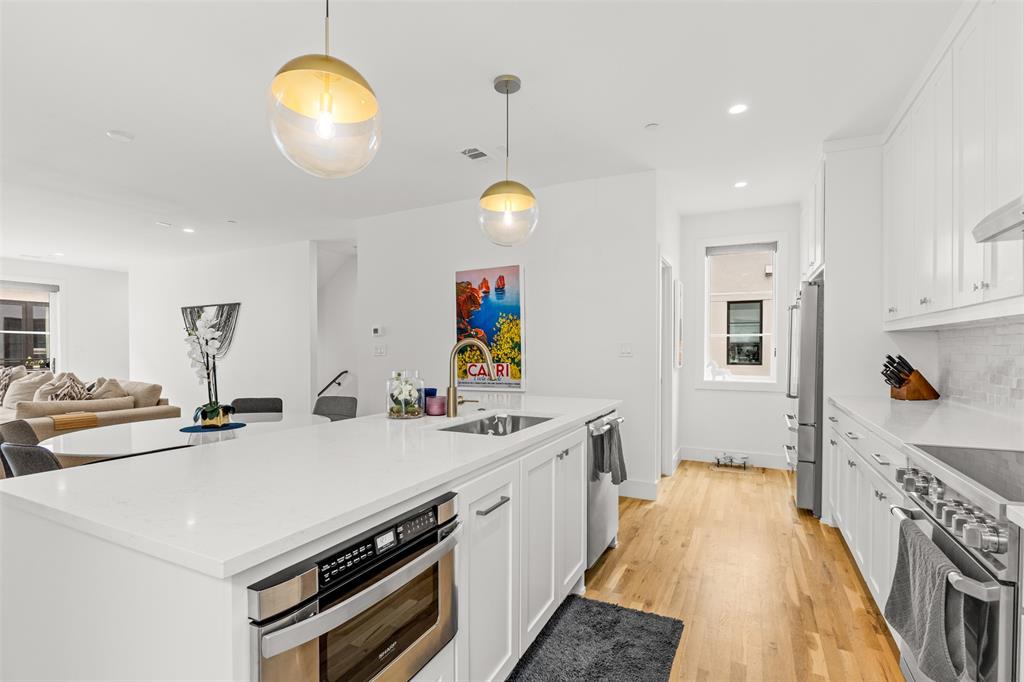 7207 Gaston Avenue 1303