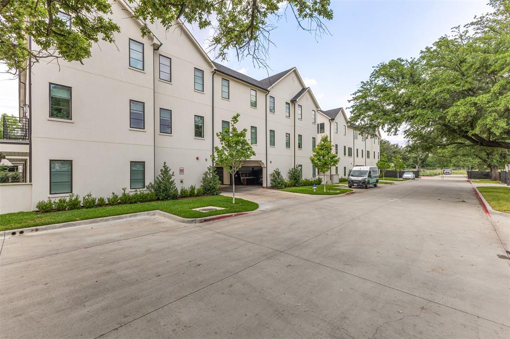 7207 Gaston Avenue 1303