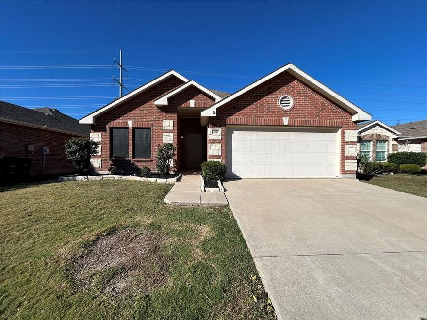 Spacious 3-bedroom, 2-bath home located in Keller ISD! Features an open kitchen, dining, and living area, a split master suite with a large walk-in closet, and a full-size laundry room. Wood laminate flooring runs throughout, with carpet in the bedrooms and closets.