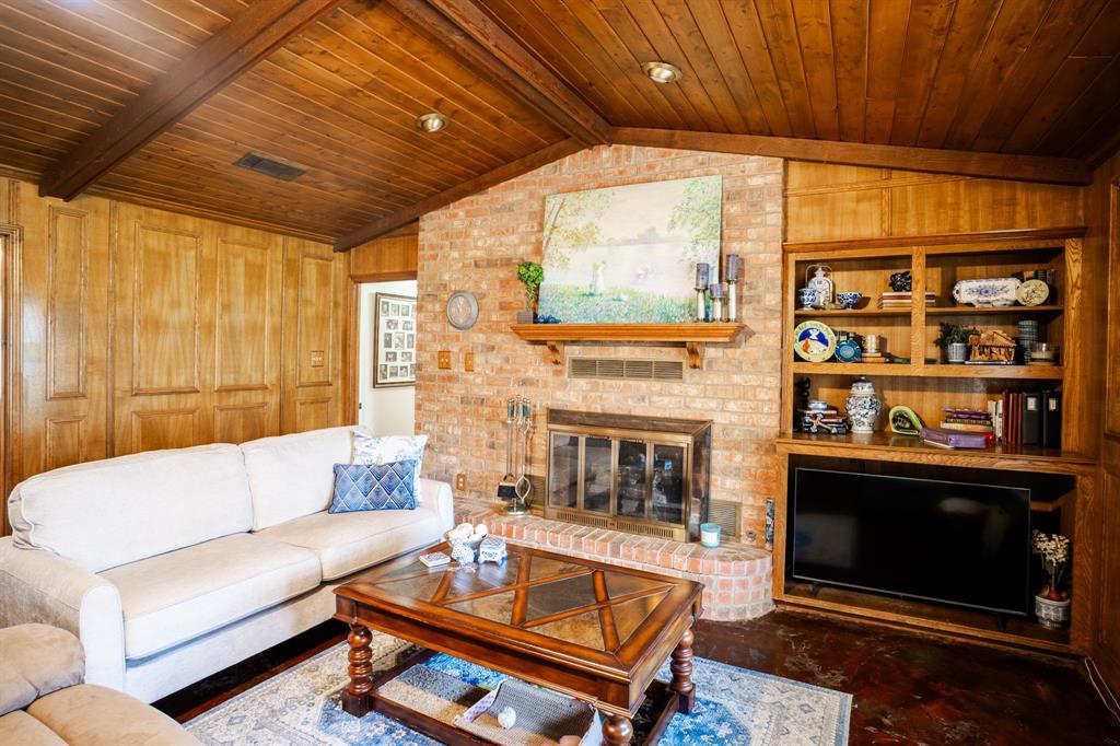 A-Varela-Woodland - Residential