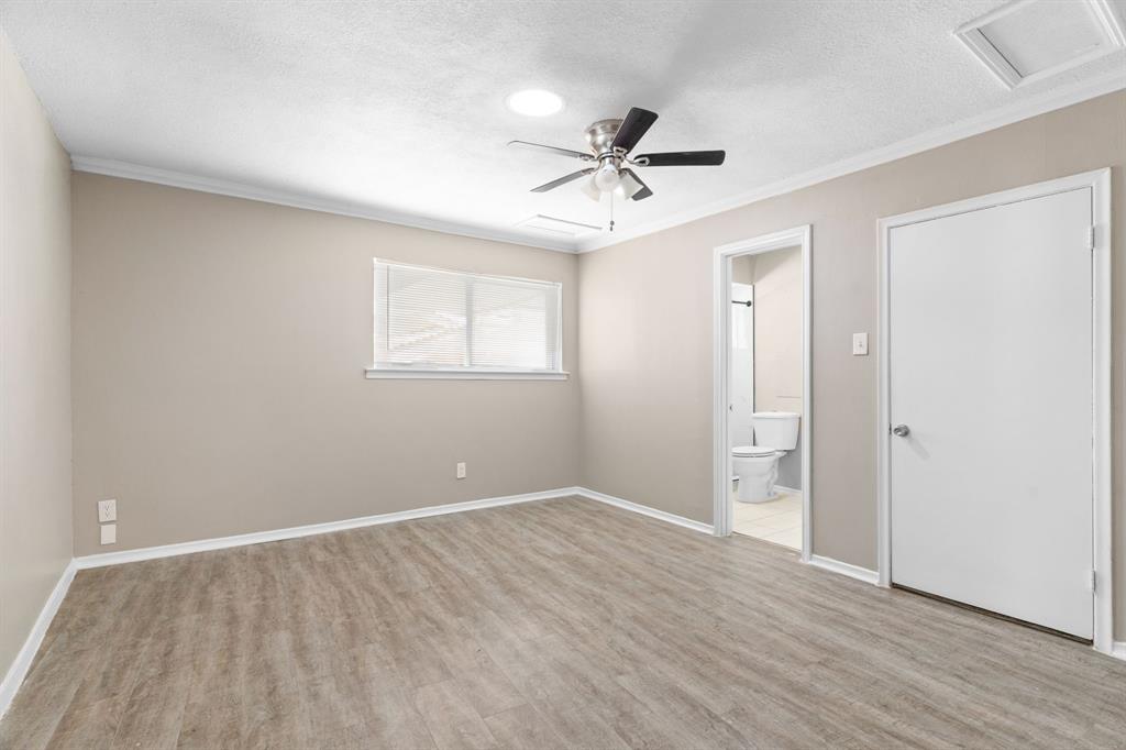 Royal Oaks Condo - Residential