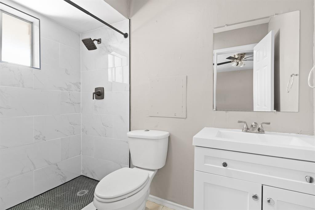 Royal Oaks Condo - Residential