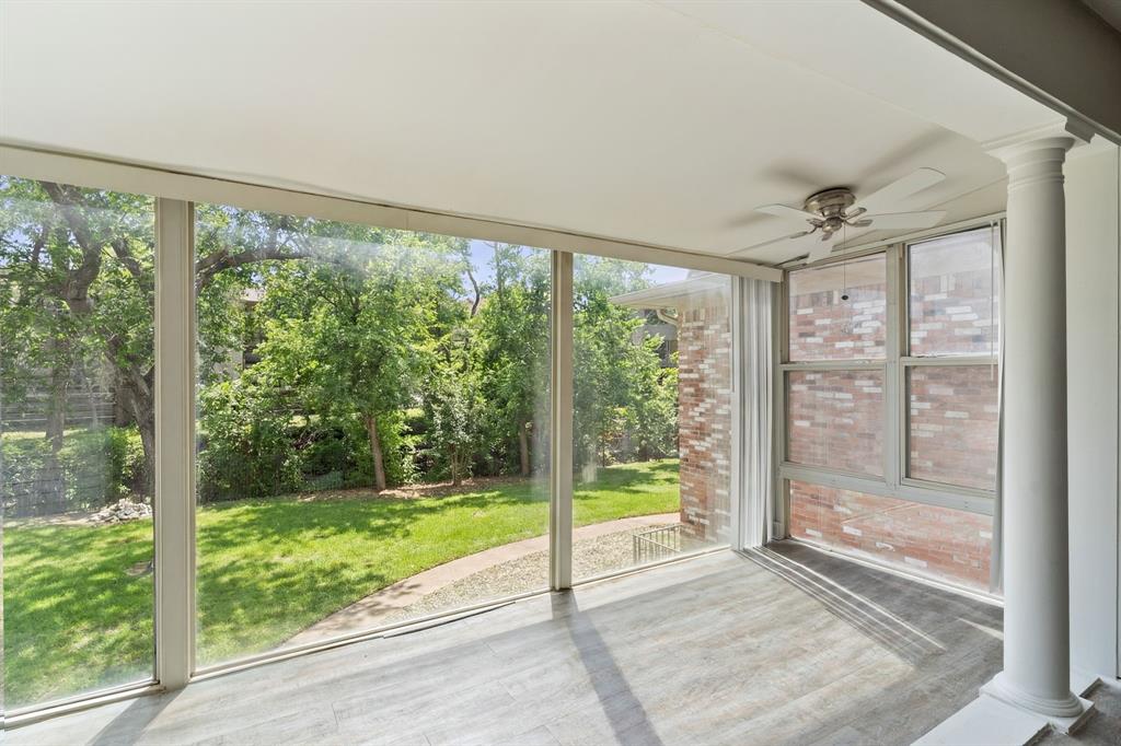 Royal Oaks Condo - Residential