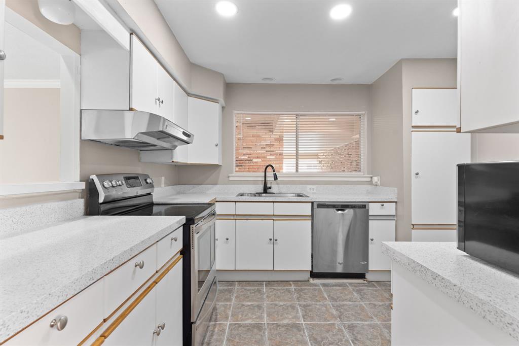 Royal Oaks Condo - Residential