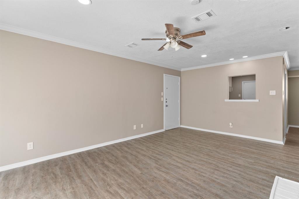 Royal Oaks Condo - Residential