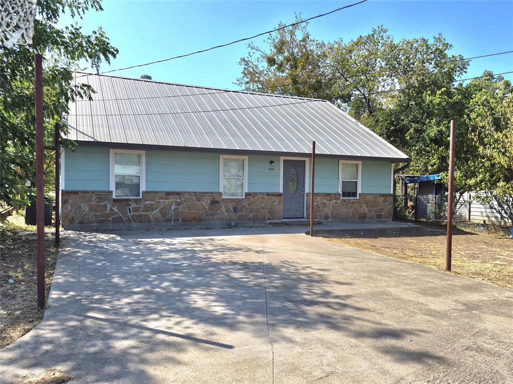606 E Clifton Street