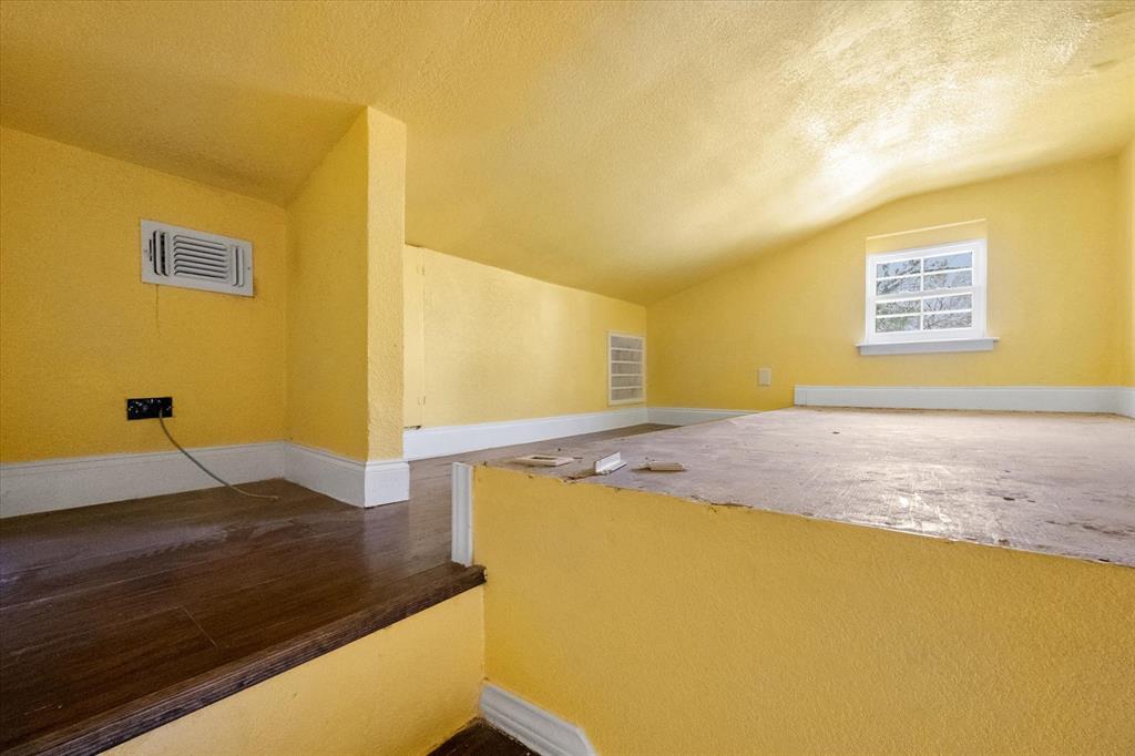 Lake Country Acres - Residential