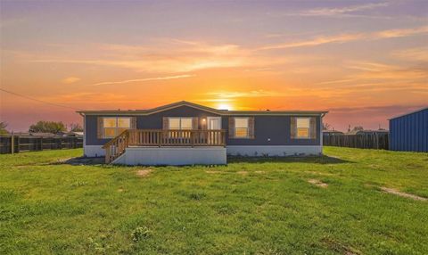 2504 Willow Oak Lane Burleson TX 76028