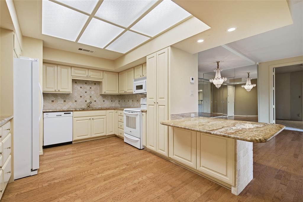 Bonaventure Condos - Residential