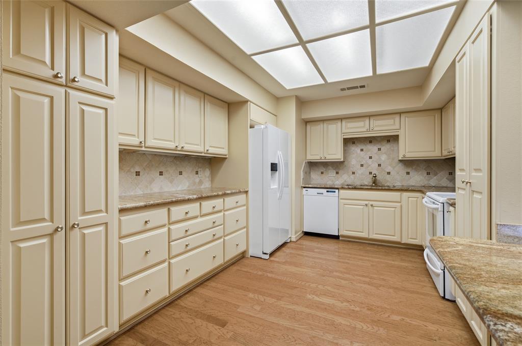 Bonaventure Condos - Residential