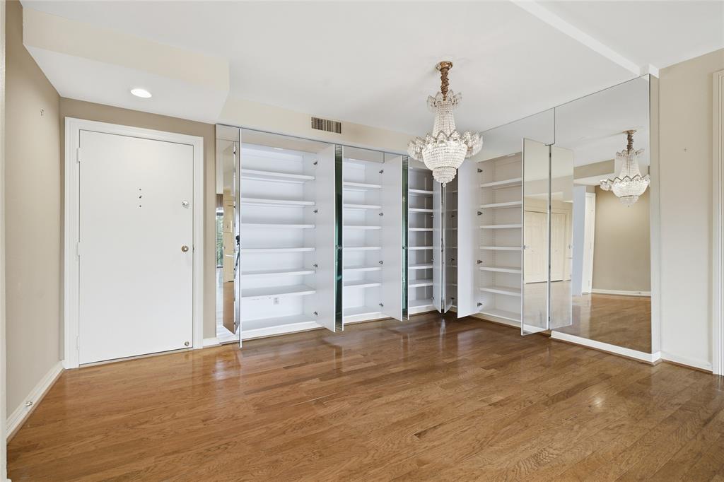 Bonaventure Condos - Residential