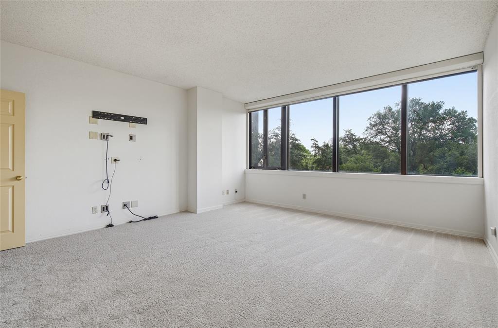 Bonaventure Condos - Residential