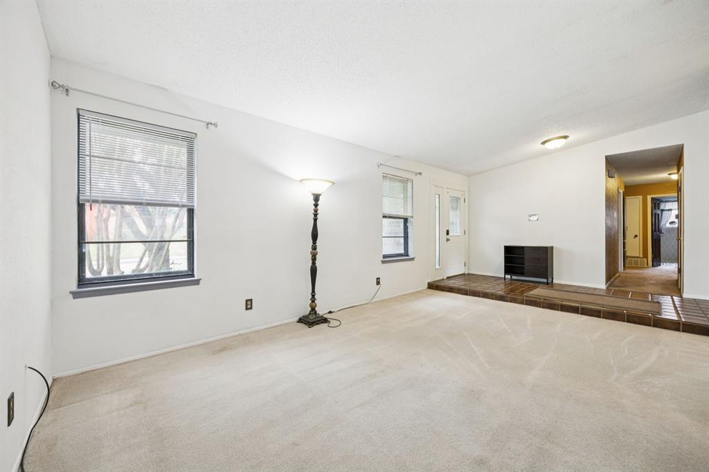 1365 Forestglen Dr