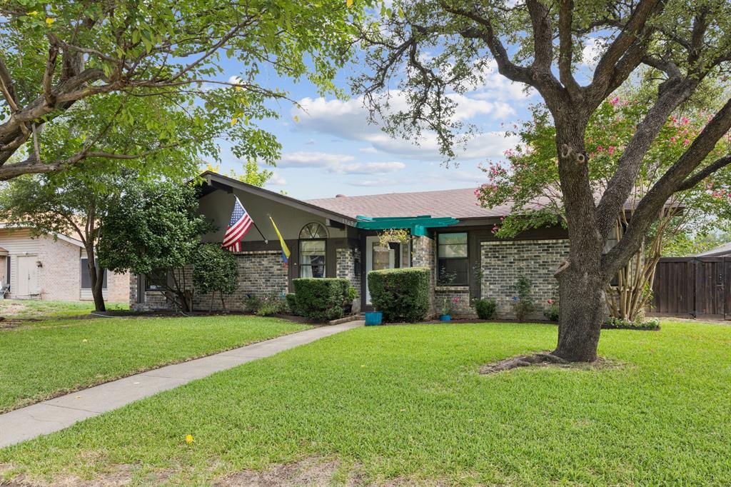1365 Forestglen Dr