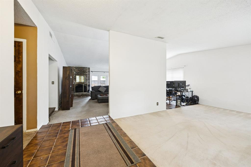 1365 Forestglen Dr