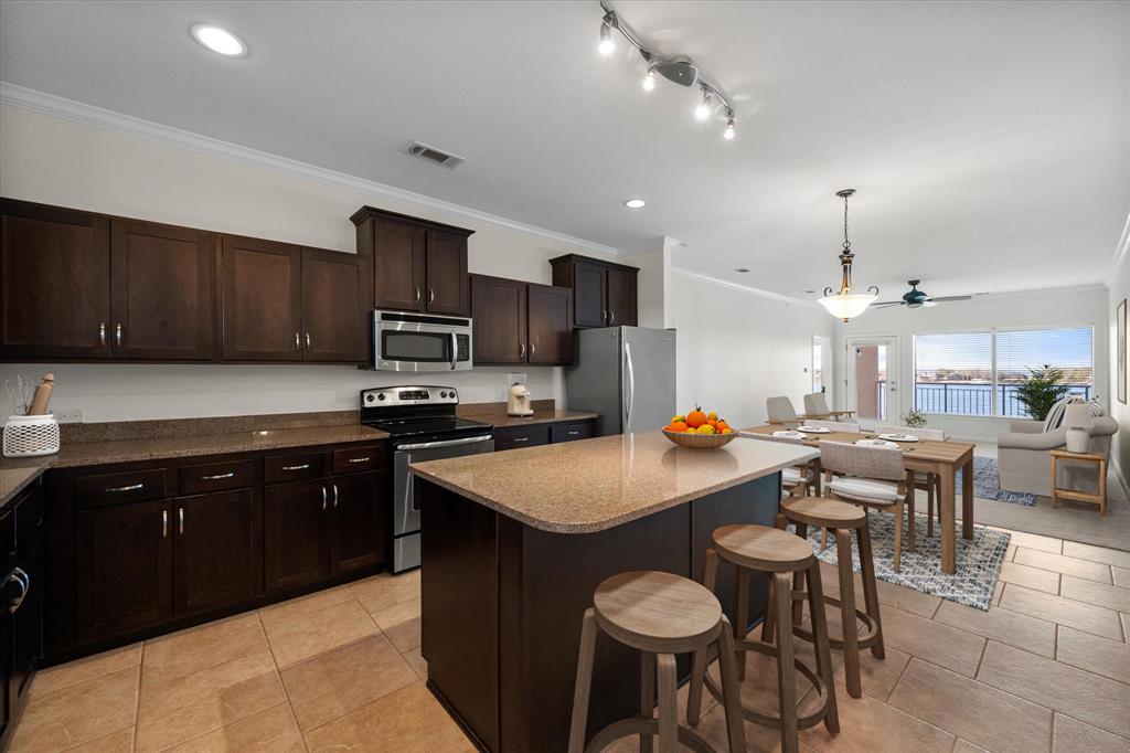 9900 Northshore Boulevard 3408