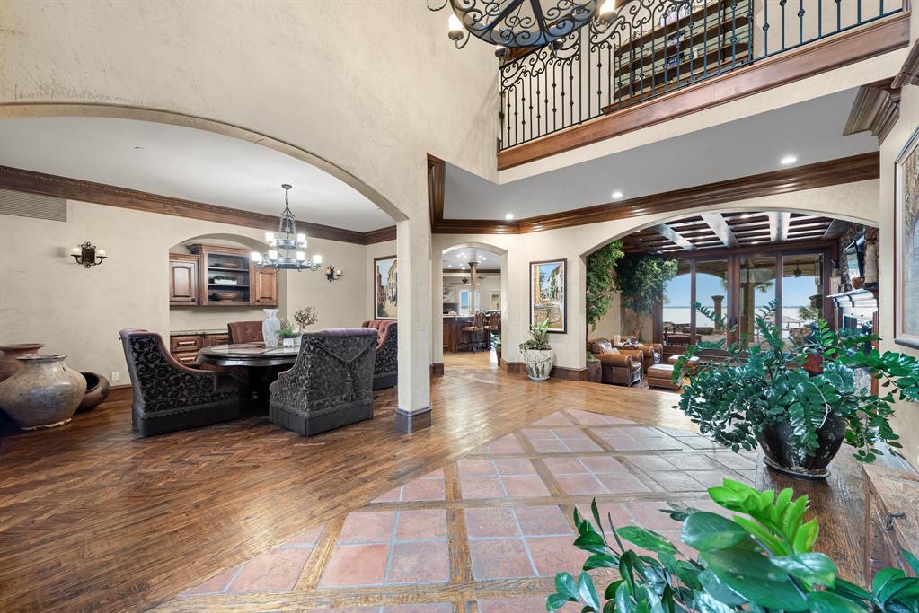 1612 S Lakeshore Drive