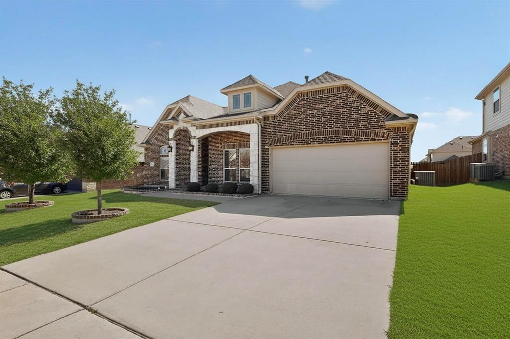 Photo of 909 Foxtail Drive, Mansfield, TX 76063 (MLS # 21192110)