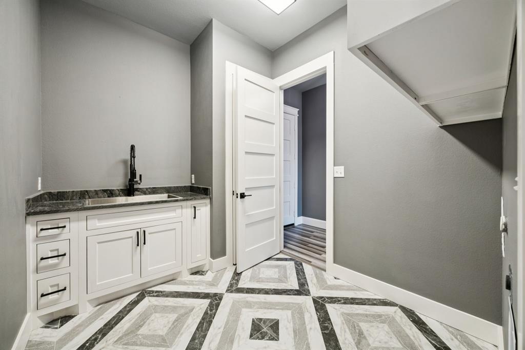 The Estates of Lone Oak - Residential