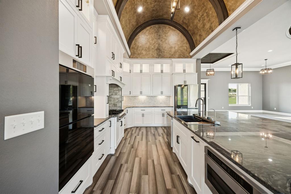 The Estates of Lone Oak - Residential