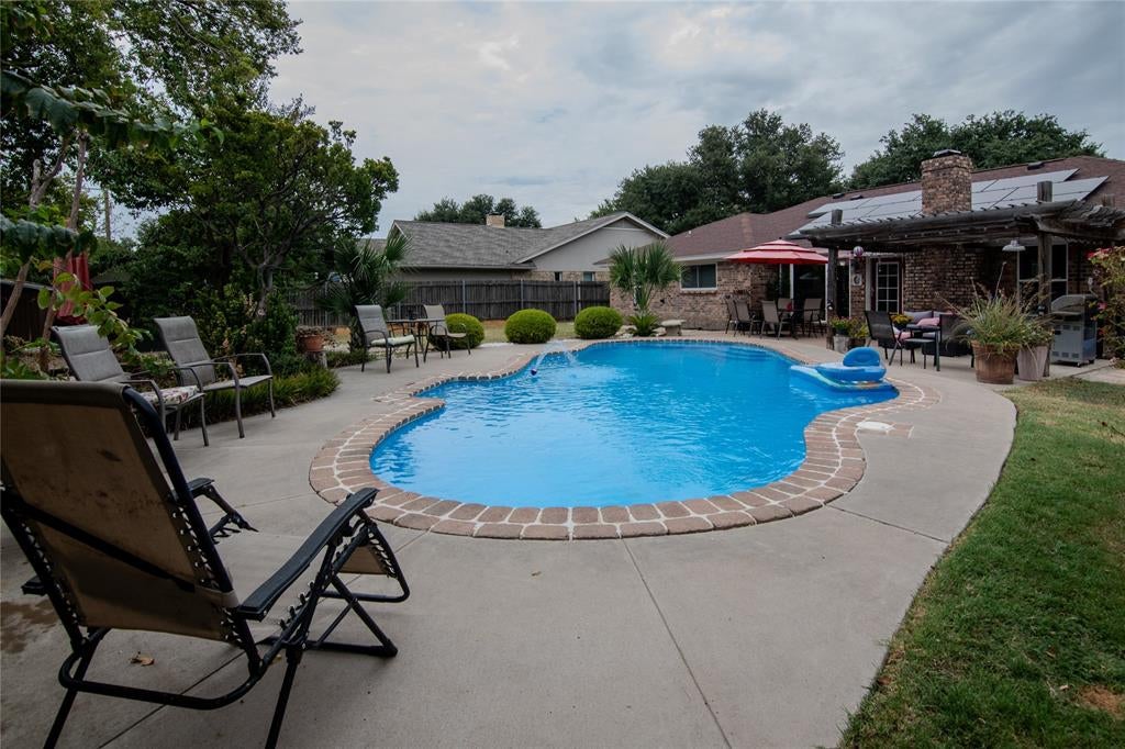 4128 Longleaf Lane