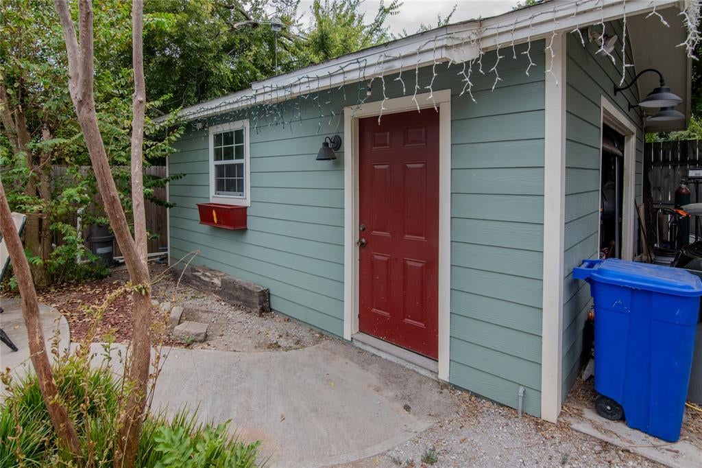 4128 Longleaf Lane