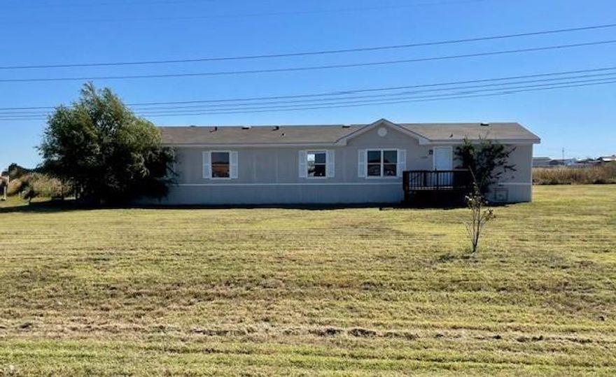 SELLER FINANCING AVAILABLE WITH INCENTIVES! This modern and large manufactured home is a true beauty. Property features an oversized 1.5 half acre lot which is perfect for your family to entertain in this wonderful neighborhood. Come by and see this gem for yourself.