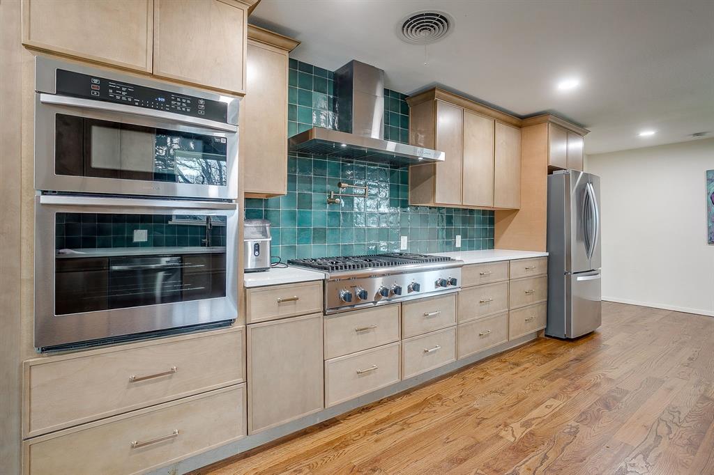 4517 Hildring Drive E