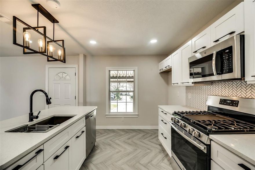 Gorgeous renovated Home, Spacious open concept living-kitchen area that has refinished original hardwood floors, a Quartz island perfect for entertaining, shaker cabinets and stainless-steel appliances. Bathrooms boast updated vanities, tile, and fixtures. AC replaced 2019. Double doors open to the Backyard Deck, and an extra bonus finished shed with electrical and AC (not included in sqft)! (perfect as She-Shed or Man-Cave).
With easy access to so much FW has to offer this home is in the prefect location! close to TCU, Arlington heights HS, Central Market, Trader Joes ,restaurants and More.