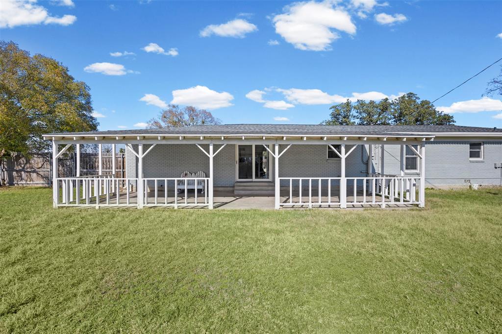 3610 Lakeshore Drive