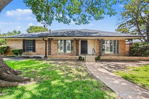 Photo of 914 Bromwich Street, Garland, TX 75040 (MLS # 21341025)