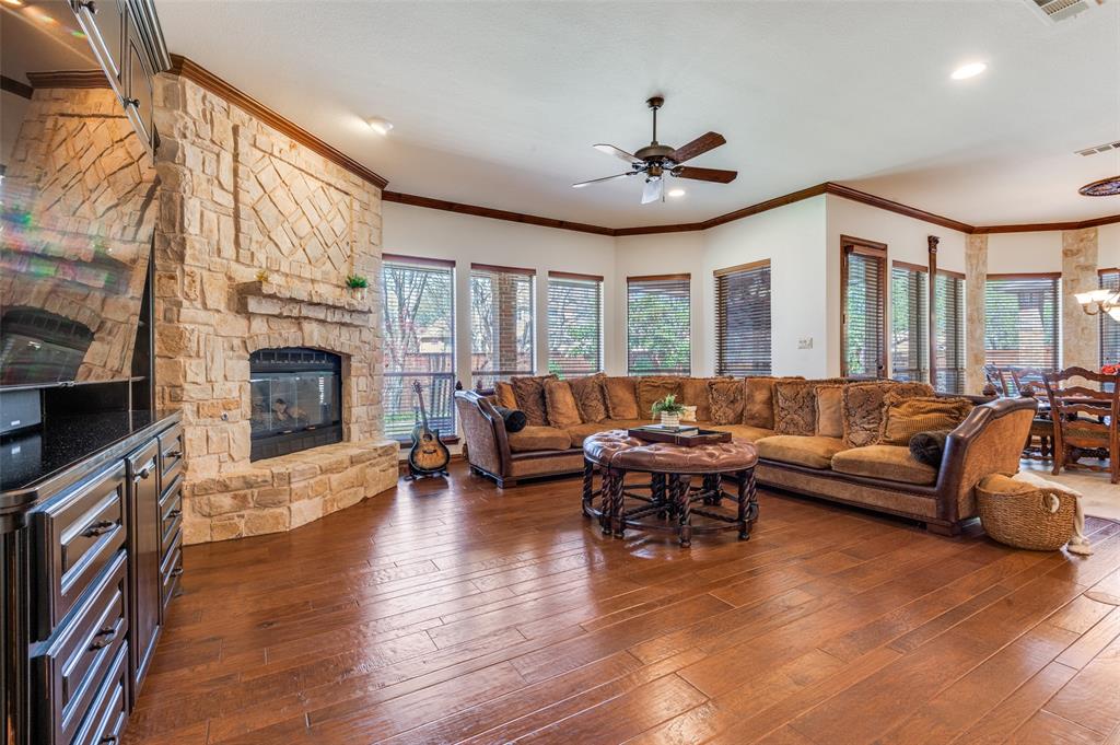 Versailles Add - Residential